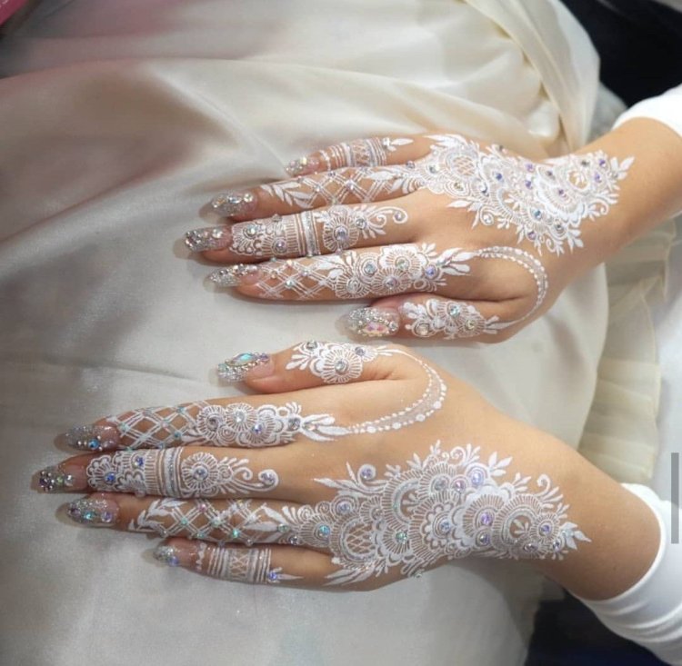 Where Can You Get the Best White Henna in Dubai?